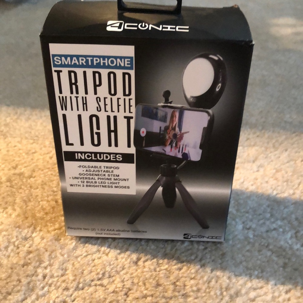 ACONIC Smartphone Folding Tripod w/Selfie Light 12 Bulb led light, 3 modes!